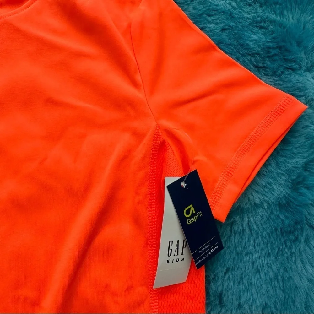 Gap Kids Boys Dry Wicking Tee Size S